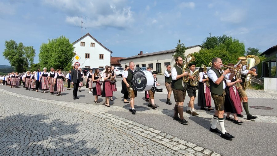 kirchenzug.jpg